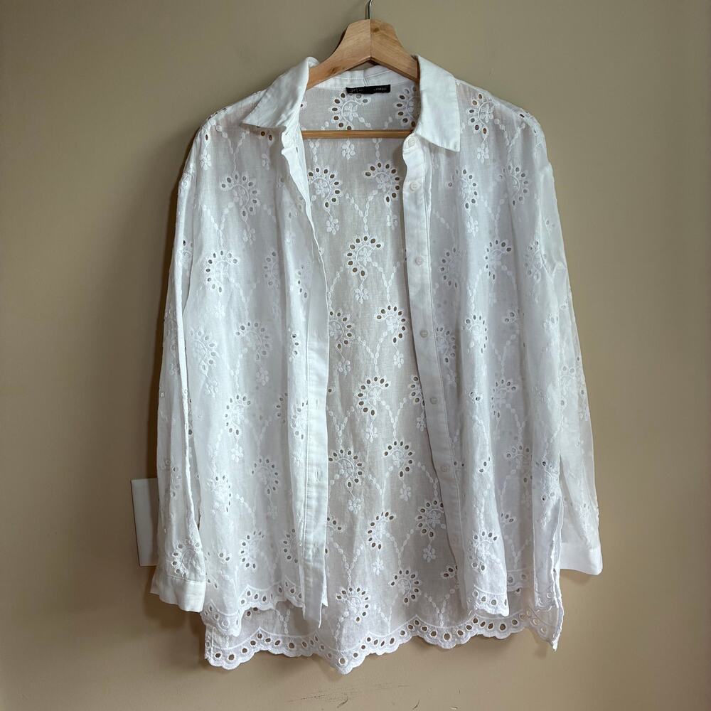 Adrianna Papell embroidered white button down long sleeved shirt womens S cotton